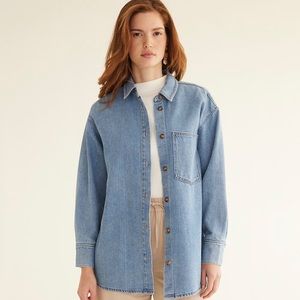 Reitmans oversized Jean shirt fits like a large